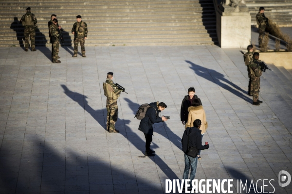 Militaires de l Opération Sentinelle à Paris.