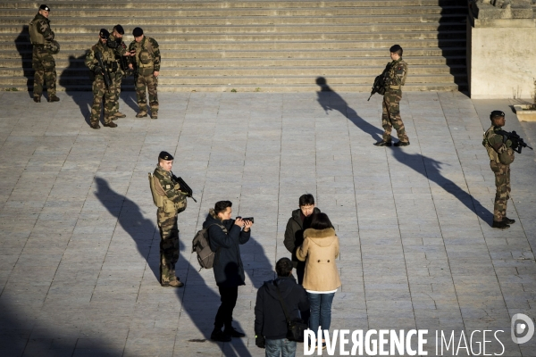 Militaires de l Opération Sentinelle à Paris.