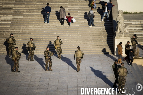 Militaires de l Opération Sentinelle à Paris.