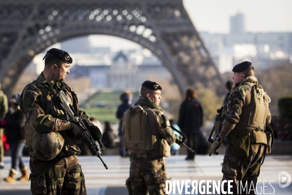 Militaires de l Opération Sentinelle à Paris.