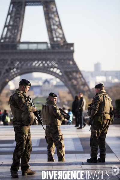 Militaires de l Opération Sentinelle à Paris.
