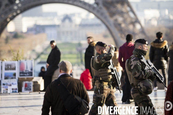 Militaires de l Opération Sentinelle à Paris.