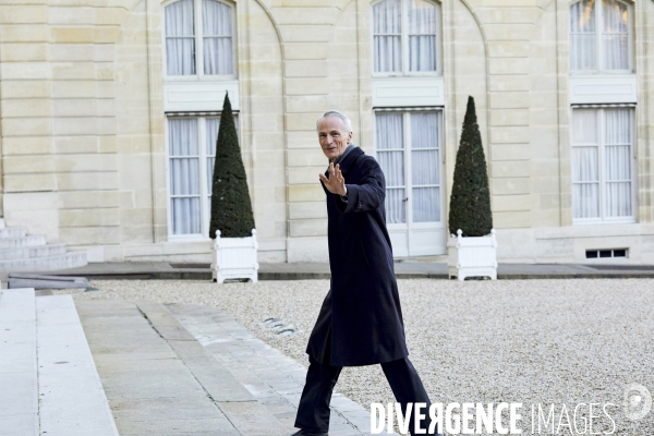 Le Président de la République, M. Emmanuel MACRON, reçoit une centaine de représentants d entreprise