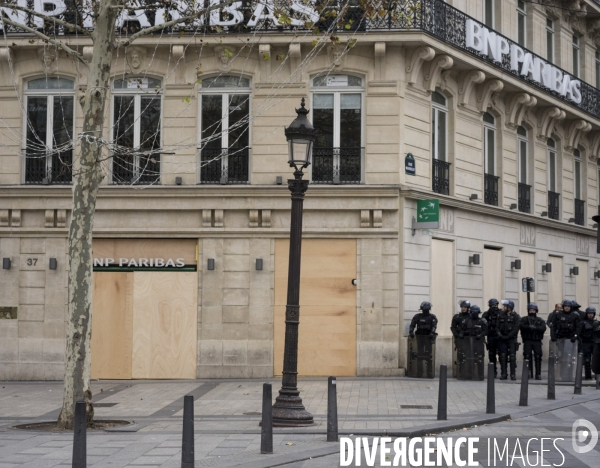Mouvement des gilets jaunes sur les Champs Elysées