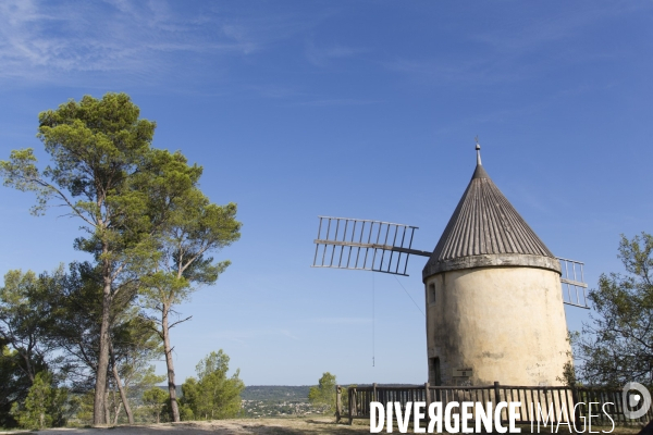 Illustration Nîmes et ses environs