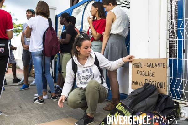 Blocus d un lycee a Marie Galante