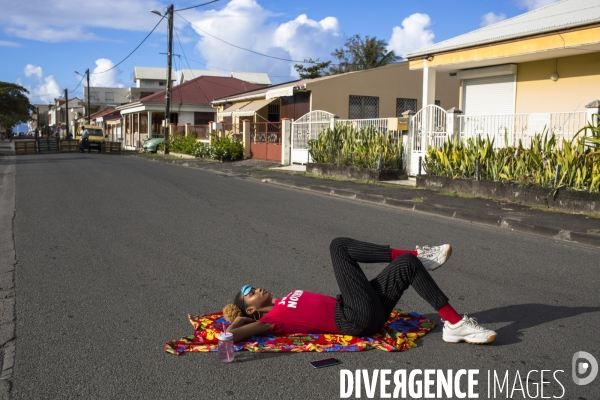 Blocus d un lycee a Marie Galante