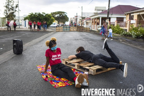 Blocus d un lycee a Marie Galante