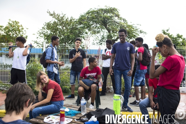 Blocus d un lycee a Marie Galante