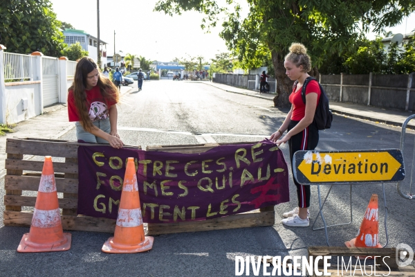 Blocus d un lycee a Marie Galante