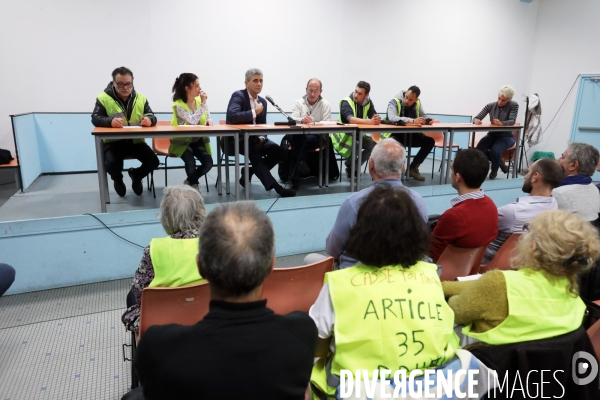 Etienne Chouard, professeur d économie et militant du RIC à la rencontre des Gilets Jaunes de Agen