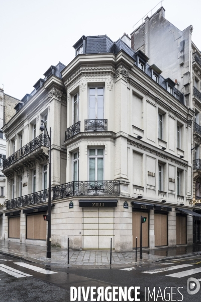 Banques et Commerces barricadés à Paris. # 2