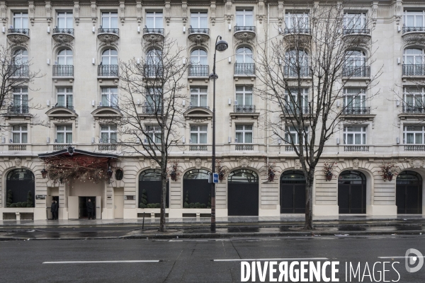 Banques et Commerces barricadés à Paris. # 2