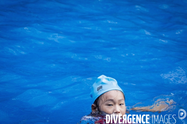 Piscines chinoises - Les Chinois apprennent à nager #1