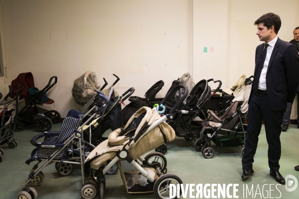 Julien DENORMANDIE visite un centre d hébergement d urgence à Malakoff.