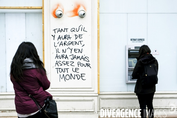 Gilets jaunes - Acte 9 - Tags, barricades et rideau de fer