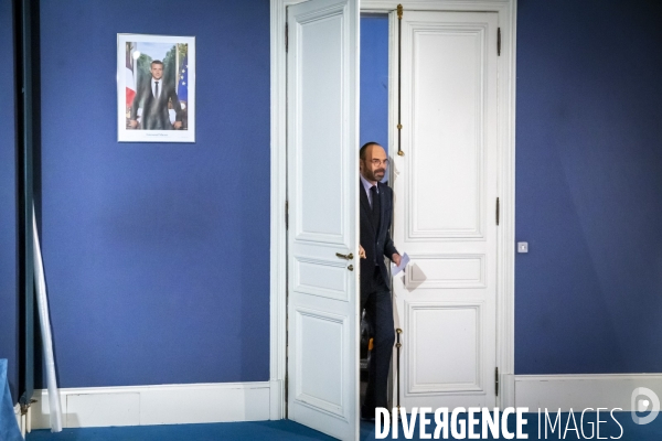 Edouard Philippe et Benjamin Griveaux parlent à la presse après le Séminaire gouvernemental du 9 janvier 2019