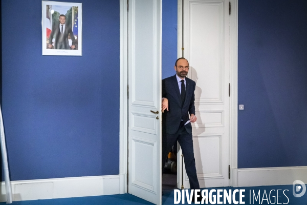 Edouard Philippe et Benjamin Griveaux parlent à la presse après le Séminaire gouvernemental du 9 janvier 2019