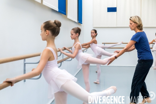 A l école de danse des petits rats de l Opéra de Paris