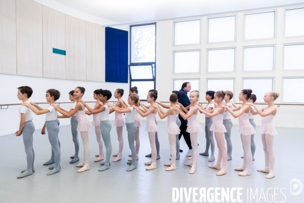 A l école de danse des petits rats de l Opéra de Paris