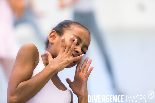 A l école de danse des petits rats de l Opéra de Paris