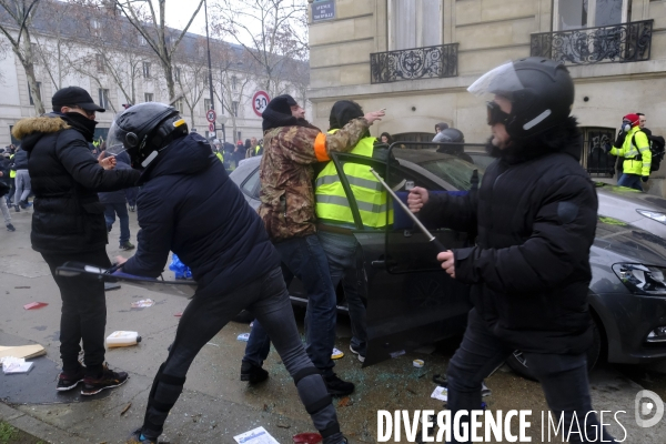 The Gilets Jaunes (Yellow Vests)Ê demonstrating in Paris