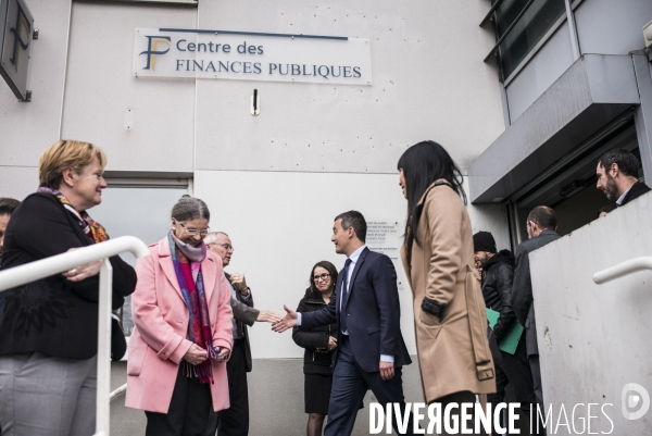 Deplacement du ministre gerald darmanin au centre des impots de chelles.