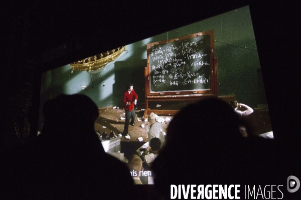 Première mondiale de l expérience DAU à Paris