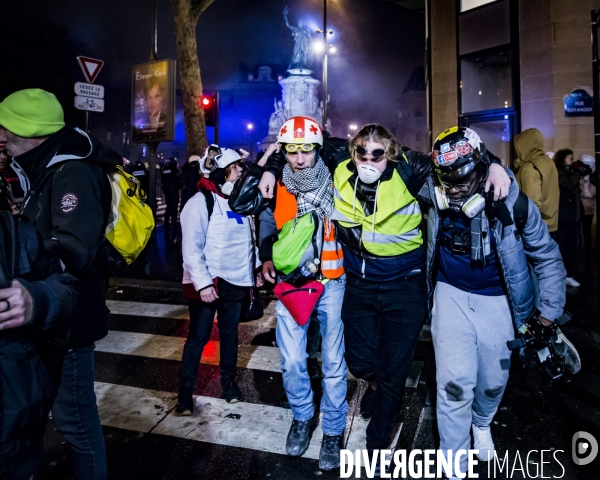 Gilets Jaunes Paris Acte XI -  La Nuit Jaune ecourtee