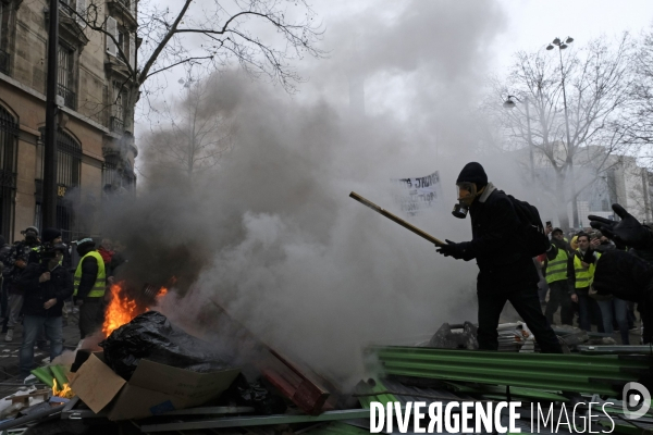 Manifestation gilets jaunes a Paris, Yellow Vests, Gilets Jaunes protest in Paris.