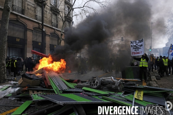 Manifestation gilets jaunes a Paris, Yellow Vests, Gilets Jaunes protest in Paris.