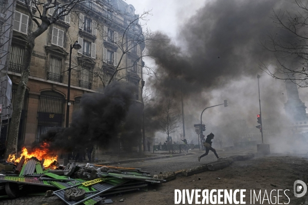 Manifestation gilets jaunes a Paris, Yellow Vests, Gilets Jaunes protest in Paris.