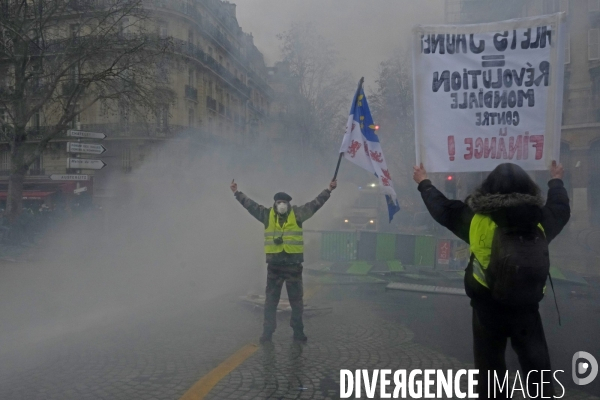 Manifestation gilets jaunes a Paris, Yellow Vests, Gilets JaunesÊprotest in Paris.