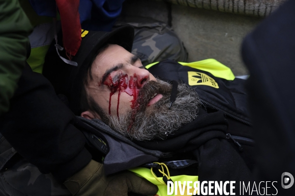 Manifestation gilets jaunes a Paris, Yellow Vests, Gilets Jaunes protest in Paris.