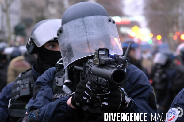 Manifestation gilets jaunes a Paris, Yellow Vests, Gilets Jaunes protest in Paris.