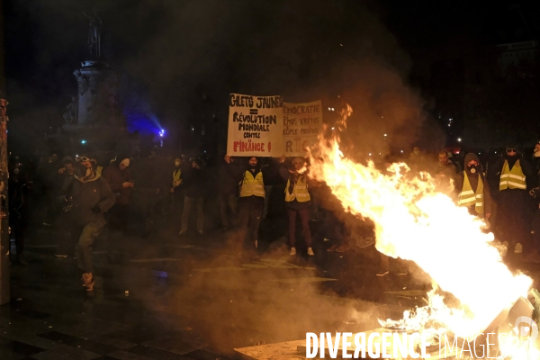 Manifestation gilets jaunes a Paris, Yellow Vests, Gilets Jaunes protest in Paris.