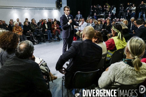 Premier débat citoyen d Emmanuel Macron