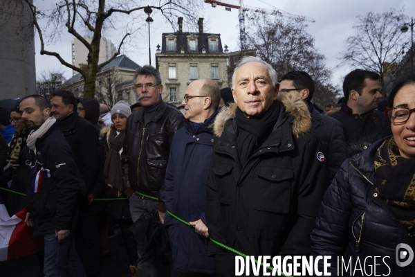 Manifestation Foulards Rouges Paris