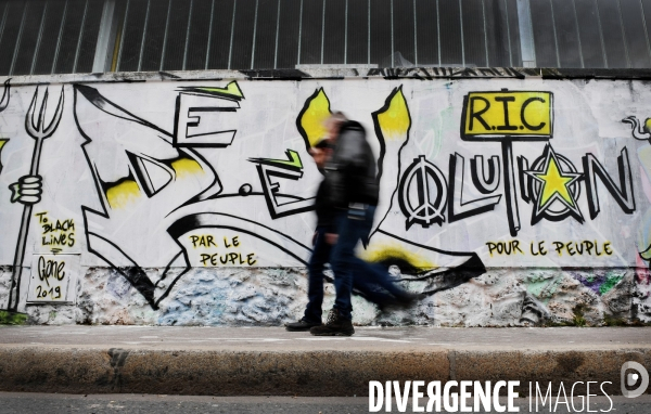 Fresque pro gilets jaunes rue d Aubervilliers à Paris