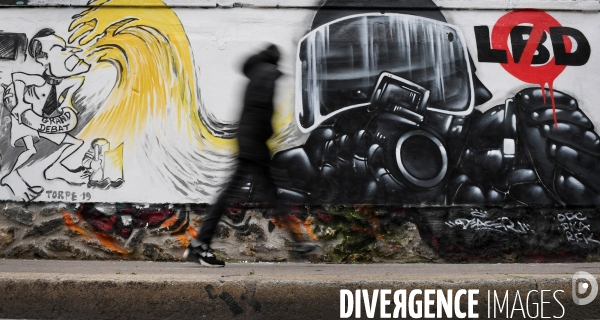 Fresque pro gilets jaunes rue d Aubervilliers à Paris