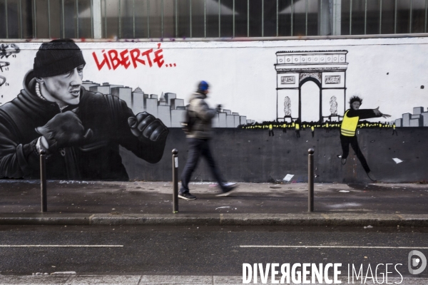 Une fresque murale de 300m de long sur le mouvement des gilets jaunes.