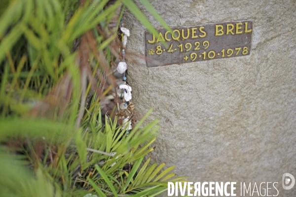 Iles marquises tombe de jacques brel