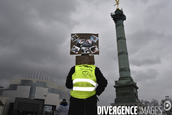 Manifestation Gilets jaunes, marche blanche pour les blessés du 2 février 2019 à Paris.