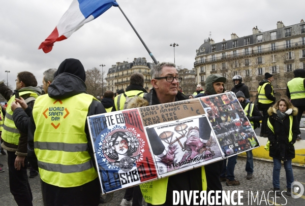 Manifestation Gilets jaunes, marche blanche pour les blessés du 2 février 2019 à Paris.