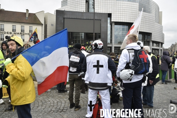 Manifestation Gilets jaunes, marche blanche pour les blessés du 2 février 2019 à Paris.