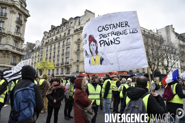 Manifestation Gilets jaunes, marche blanche pour les blessés du 2 février 2019 à Paris.