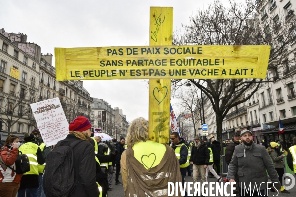 Manifestation Gilets jaunes, marche blanche pour les blessés du 2 février 2019 à Paris.