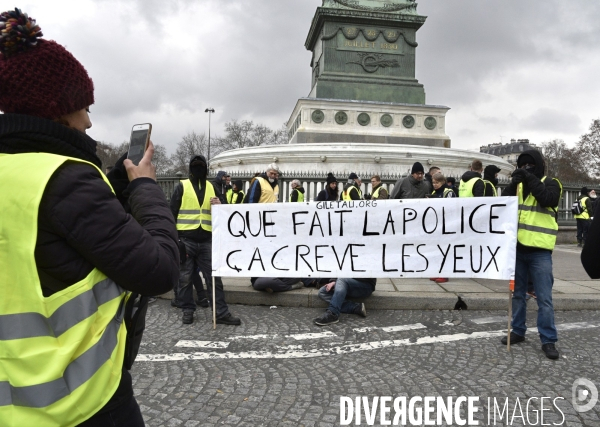 Manifestation Gilets jaunes, marche blanche pour les blessés du 2 février 2019 à Paris.