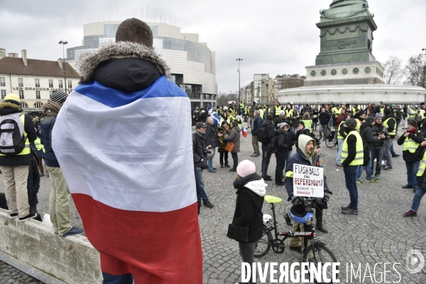 Manifestation Gilets jaunes, marche blanche pour les blessés du 2 février 2019 à Paris.