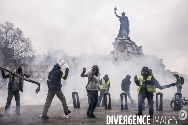 Acte 12 des gilets jaunes a paris.